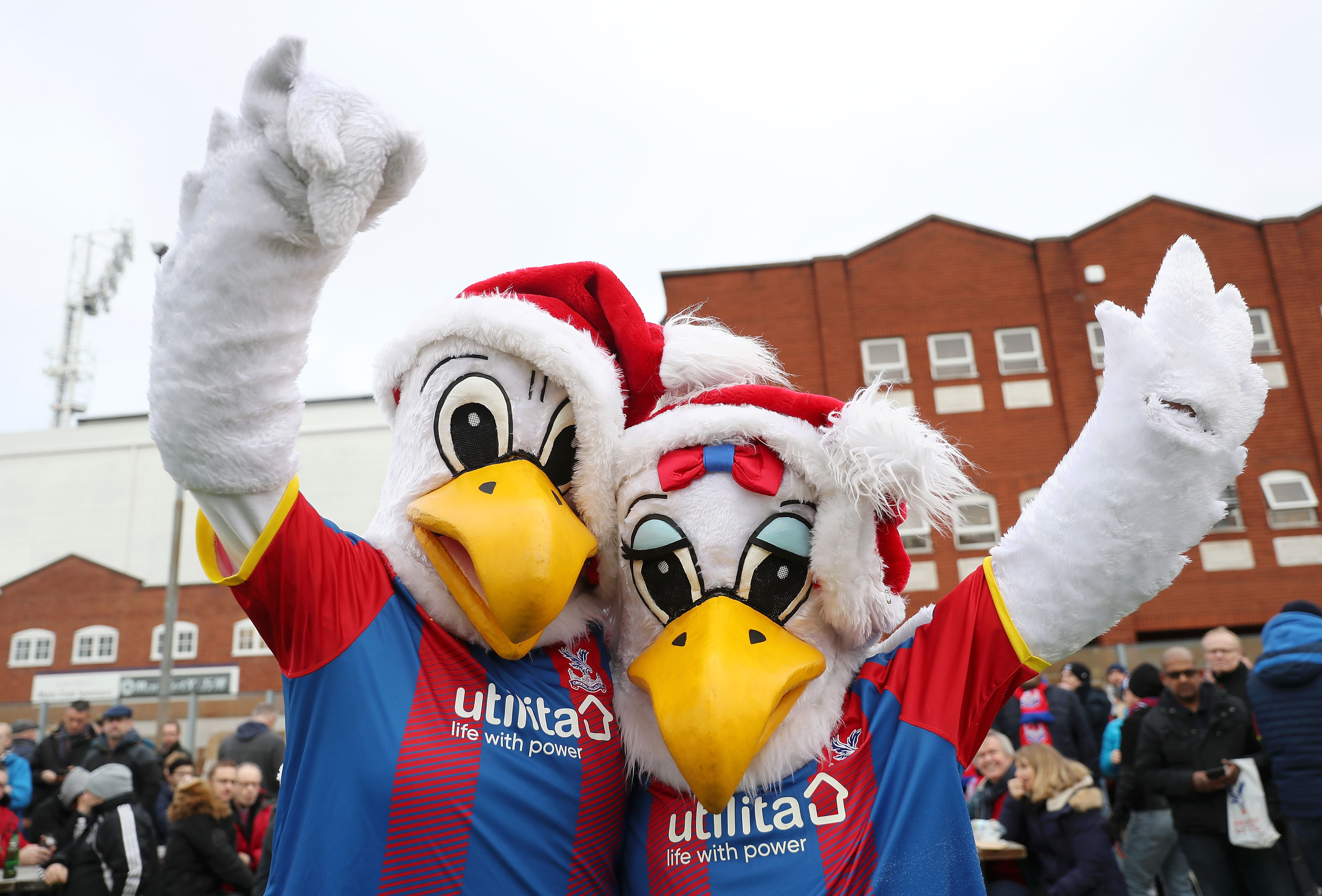 ปราสาทเรือนแก้วสนคว้าตัว เบรนแนน จอห์นสัน เสริมคม!